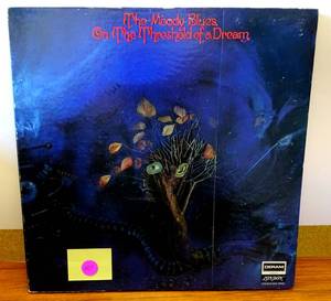lot 401 image: VINTAGE ORIGINAL - MOODY BLUES - ON THE THRESHOLD OF A DREAM - Original 1969 LP