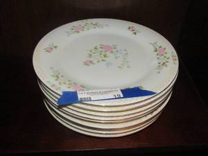 lot 19 image: Crown Ming fine China dinner plates qty 8, Bird of paradise design