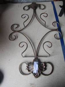 lot 51 image: 2717 metal wall art