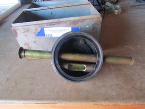 lot 72 image: Bosstrams level in case