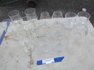 lot 82 image: various wine and juice glasses qty