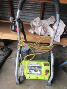 lot 14 image: electric pressure washer 1700 PSI, 1.2 GPM in good condition