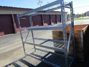 lot 148 image: 727724 3 tier metal storage shelf great condition, has metal racks
