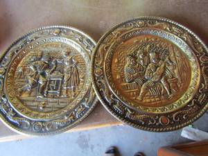lot 156 image: 10  17th century dcor wall plates metal qty 2