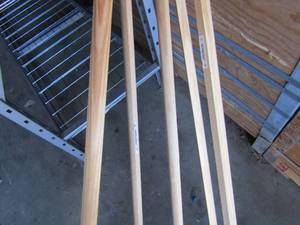 lot 164 image: 5 pieces of 34 trim blonde wood new