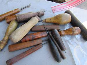 lot 170 image: Lot of pics and wood working tools