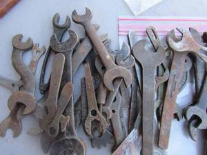 lot 171 image: Large lot of various wrenches, gas wrenches  by Harris and reed, Fairmount, and many more well over qty of 25