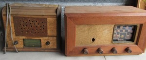 lot 185 image: True tone vintage radio needs work, Kadette vintage radio needs work�..  X $$