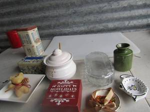 lot 195 image: White cutting board, covered butter dish, honey dispencer, various other home dcor