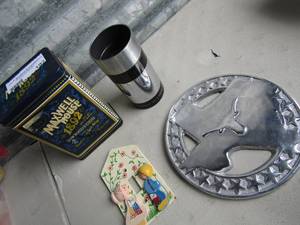 lot 192 image: universaty of Texas long horn hot plate, cinephor scope end, maxwell vintage tin can 1892 with lid