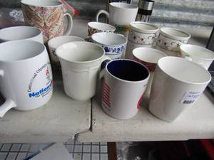 lot 193 image: micasa, queens, bombay and more coffee cups all like new qty 14