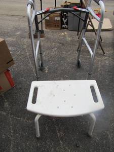 lot 198 image: small white side handled shower chair, Drive collapsible walker with 2 front wheels like new