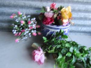 lot 203 image: lot includes scentsy warmer, glass vases, lighted dragon fly dcor, candles and more