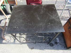 lot 16 image: Metal indoor outdoor side table 252418, has small scratches on top