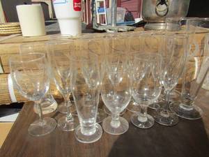 lot 43 image: large lot of wine & Champagne glasses