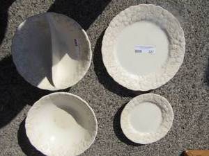 lot 45 image: POPPYTRAIL by METLOX White grapevine design dishes includes, saucer, dinner plate,  2 divided dishes