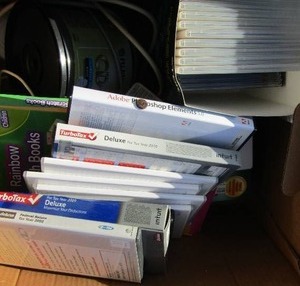 lot 53 image: Large lot of office items including disk for windows, sticky notes binders and more