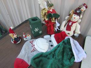 lot 188 image: various school back packs for men women and children