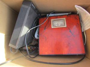 lot 75 image: Magnavox DVD players qty 2, floor bathroom scale