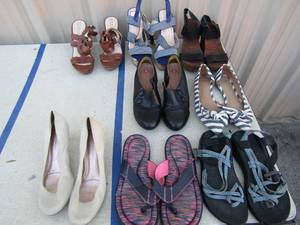 lot 194 image: Womens shoe lot includes dress shoes, wedges, heels, flip flops all sizes range from 7 12 thru 8