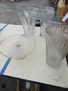 lot 112 image: clear glass flower vases qty 6, Glass cake stand with gold trim no cover