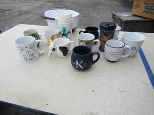 lot 126 image: Coffee cup lot, also comes with a large salad bowl with rubber bottom
