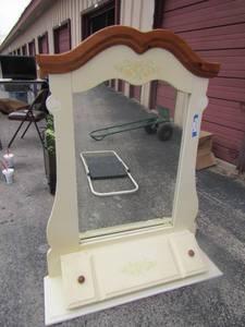 lot 135 image: A mirror with bottom storage used to sit on top of any dresser, size is 453610