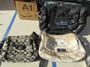 lot 138 image: Lot of coach womens purses in used condition, qty 3 various sizes all with handles