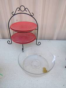 lot 164 image: Plate stand with 4 orange color plates, clear glass bowl dish,