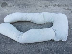 lot 178 image: Used preggo pillow grey in color needs to be washed, cover is removable to be washed, used a hand full of times
