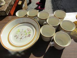 lot 197 image: JI  dishes includes, 1 saucer, 2 large salad serving bowls, 8 handled coffee mugs