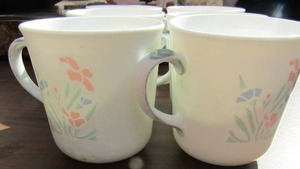 lot 198 image: Pink floral corning coffee mugs qty 6