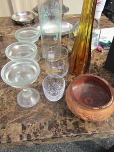 lot 208 image: Vases, wooden dcor bowl, 3 thick glasses, Jesus dcor and more