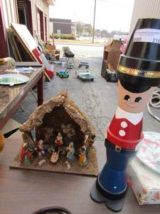 lot 216 image: 24 Christmas solider, Christmas art noel sneery