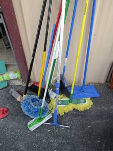 lot 226 image: Lot of brooms for indoor and outdoor use, dusters and more