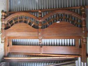lot 231 image: King size HB&FB wagon wheel design at the top great condition