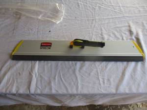 lot 63 image: Rubbermaid Commercial Products-# Q570, 4 pcs. 24 inch Aluminum Quick Connect Frame-to only, No pole or pad