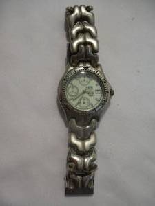 lot 16 image: Tag Heuer 934.213 Quartz Chronograph 200M Mens Watch-Swiss, Note Needs New Battery and Pin In Band