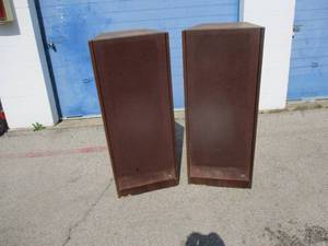lot 27 image: Pair Of JBL L-220 Vintage Floor Speakers- Heavy- Note They Need Repaired