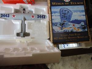 lot 34 image: ERTL Collectables, #36910, 1999-Racing Champions, Texacos First Plane, Die Cast 1927-Ford Tri-Motored Mono Plane-In Box
