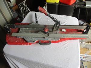 lot 89 image: RUBI PPT, #2121 Professional Tile Cutter, About 39 x 13