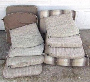 lot 122 image: Assorted outdoor patio chair seat cushions