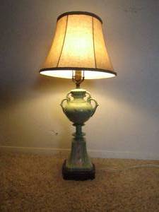 lot 125 image: Vintage mid century trophy lamp