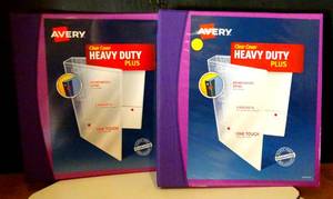 lot 32 image: LOT OF 2 - AVERY HEAVY DUTY 3 RING BINDERS (new)