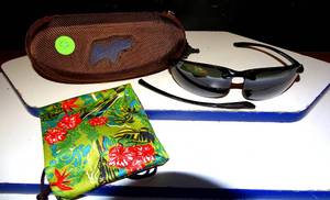 lot 52 image: PAIR OF MAUI JIM SUNGLASSES WITH CASE - EARPIECE NEEDS ATTACHMENT