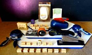 lot 68 image: CRAFTERS LOT - HOLE PUNCHES, STAMPS & PADS