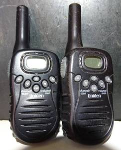 lot 81 image: Pair of Uniden Black TR 620-2 5 Inch Walkie Talkies