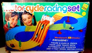 lot 94 image: RARE VINTAGE WOOLWORTHWOOLCO MOTOR-CYCLE RACING SET