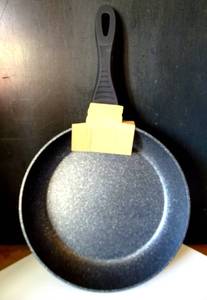 lot 101 image: NEW CHEFS SECRET 11 INCH FRY PAN TEFLON COATED