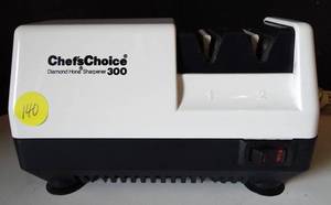 lot 140 image: Chefs Choice 300 Diamond Hone Electric Knife Sharpener - WORKS